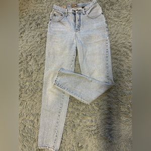 Vintage EXPRESS jeans. Perfect light wash color. Size 9/10